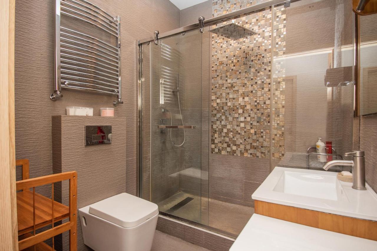 Luxury 4 Bedroom Apartment #1 In The City Center Of Tbilisi Luaran gambar