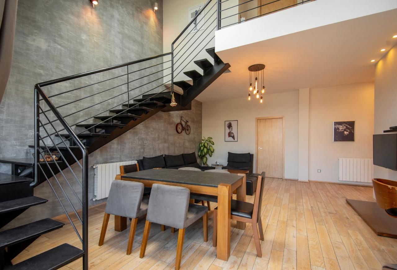 Luxury 4 Bedroom Apartment #1 In The City Center Of Tbilisi Luaran gambar