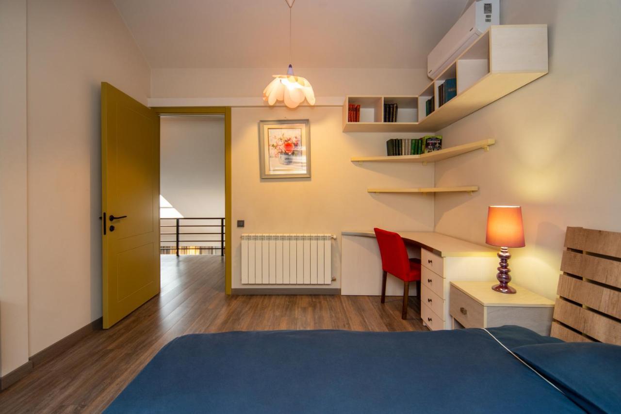 Luxury 4 Bedroom Apartment #1 In The City Center Of Tbilisi Luaran gambar