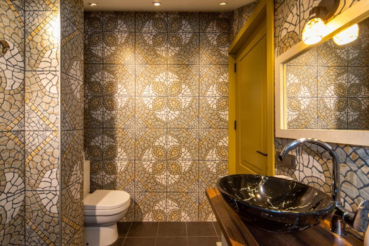 Luxury 4 Bedroom Apartment #1 In The City Center Of Tbilisi Luaran gambar