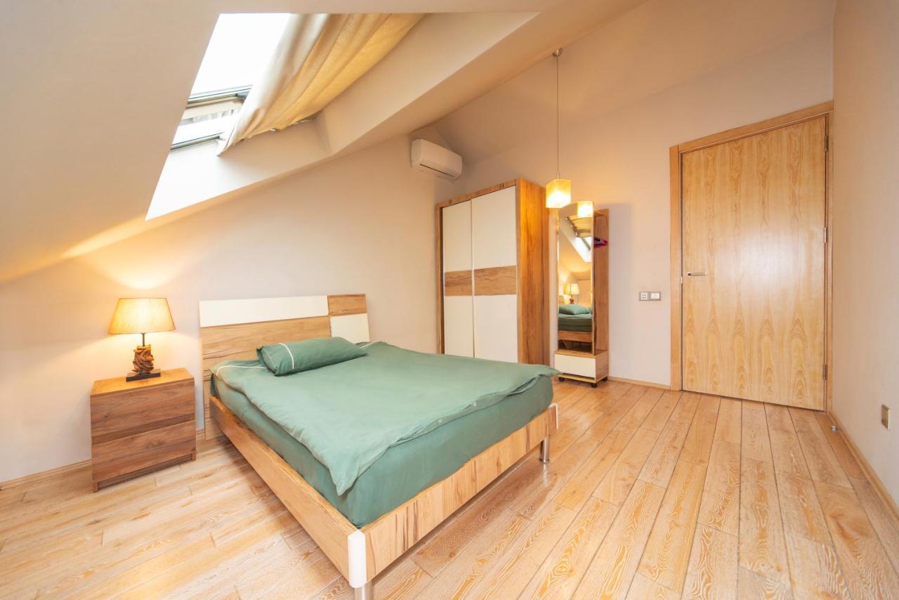 Luxury 4 Bedroom Apartment #1 In The City Center Of Tbilisi Luaran gambar
