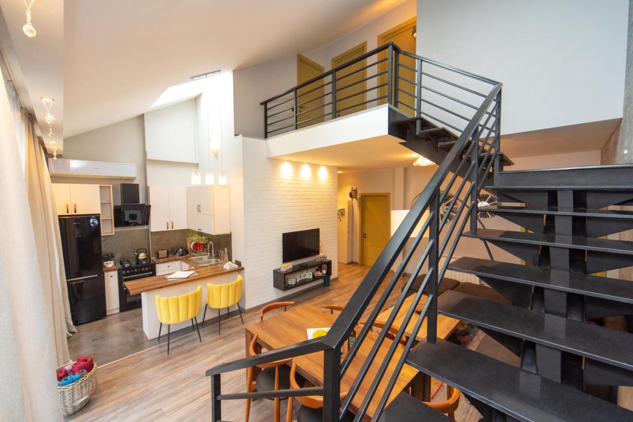 Luxury 4 Bedroom Apartment #1 In The City Center Of Tbilisi Luaran gambar