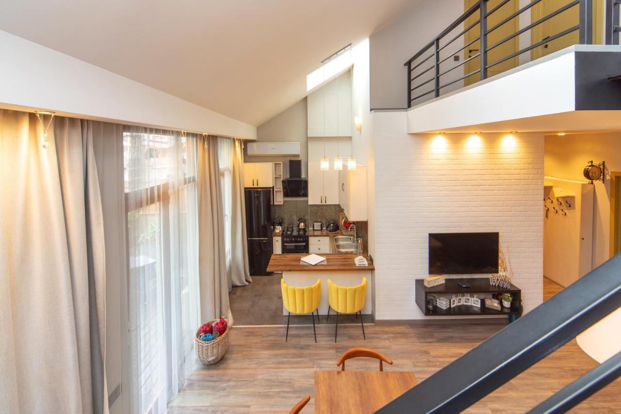 Luxury 4 Bedroom Apartment #1 In The City Center Of Tbilisi Luaran gambar