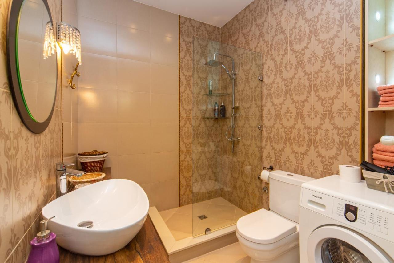 Luxury 4 Bedroom Apartment #1 In The City Center Of Tbilisi Luaran gambar